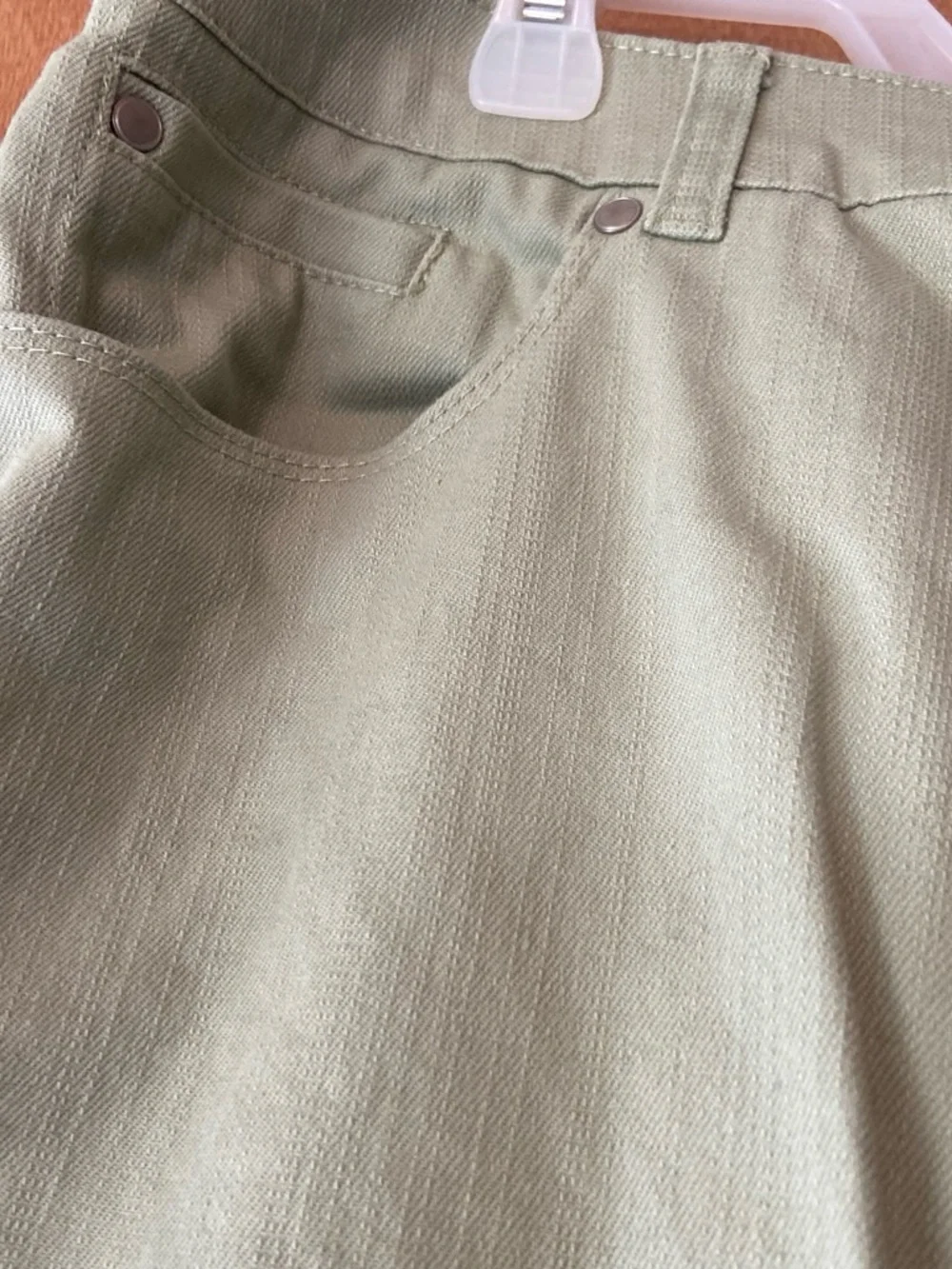 Women's Straight Leg Pants in Light Olive